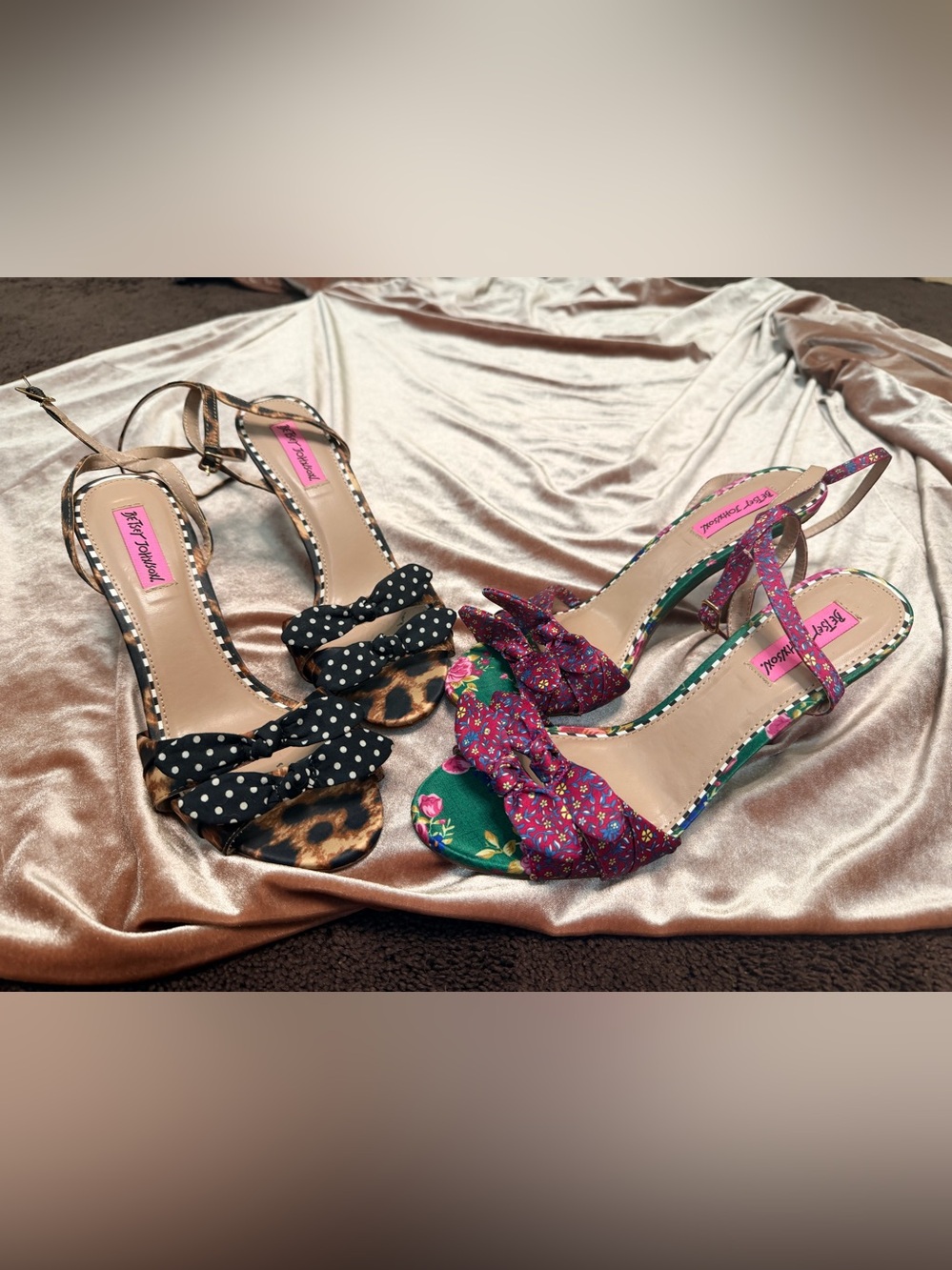 Two pairs Betsey Johnson Bow Slingbacks EUC 8.5 size US